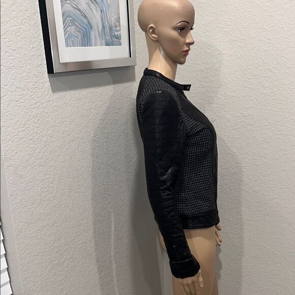 Trouve-Women's Black 100%Leather Jacket - Picture 2 of 8